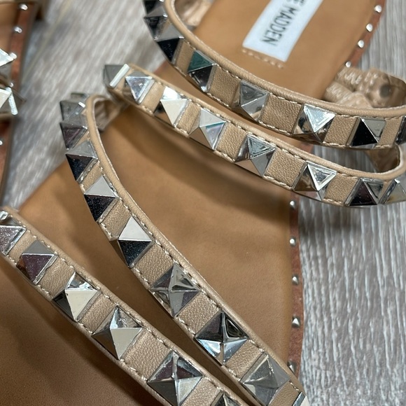 NWT Steve Madden Skyler Studded Strappy Sandals Slip On Flats 6.5 - Picture 12 of 12